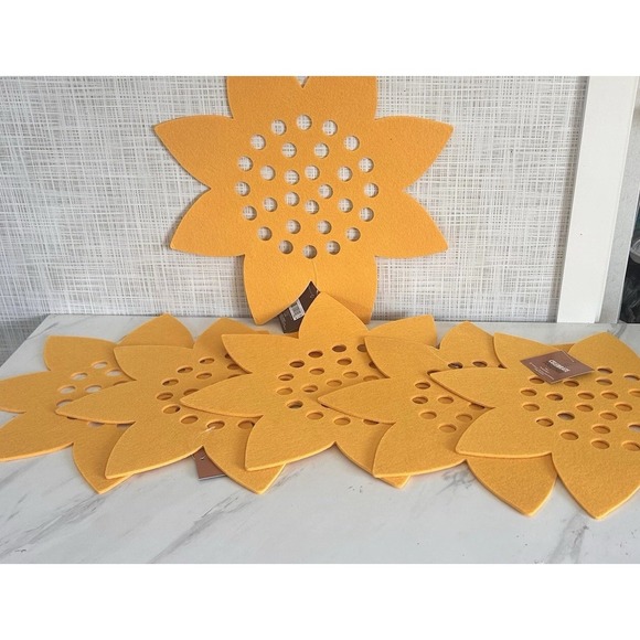 Fall or Spring Yellow Felt Sunflower Placemats Celebrate Together Set of 6 New! - Picture 1 of 5
